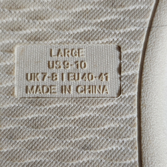 Slippers - Picture 4 of 4